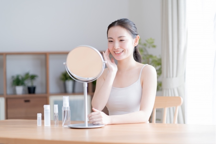 目頭切開のダウンタイムはどのくらい？症例写真で術後の経過を紹介